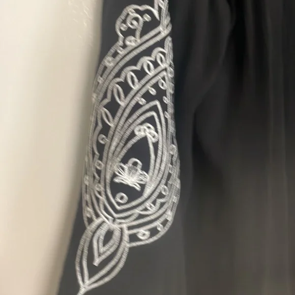 Anthony Original Black Sweater. - Picture 3 of 4